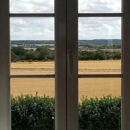 Galerie, Tumulus De La Hogue בית הארחה