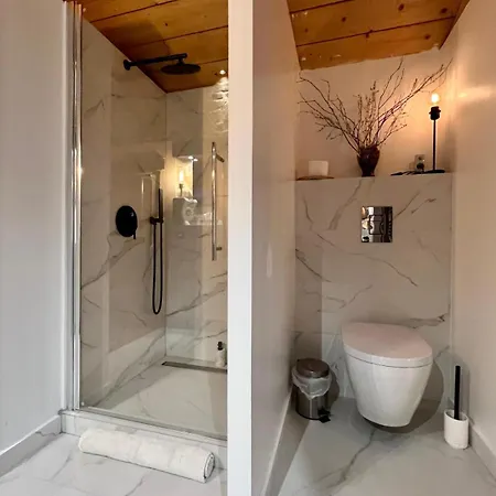 Galerie, Tumulus De La Hogue בית הארחה