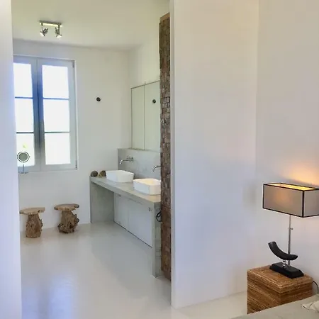 Galerie, Tumulus De La Hogue בית הארחה 4*