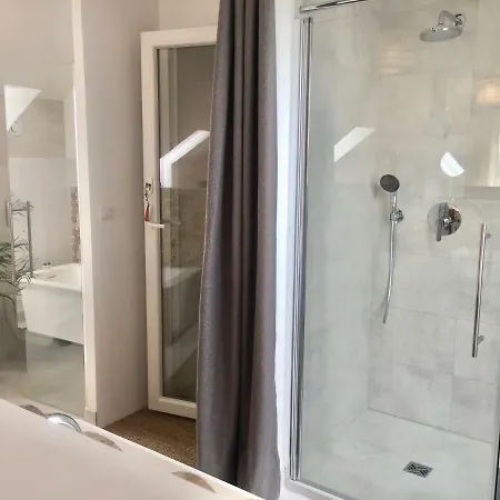 Galerie, Tumulus De La Hogue בית הארחה