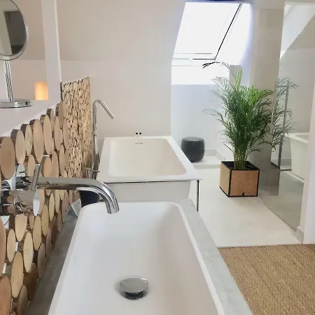 בית הארחה Galerie, Tumulus De La Hogue