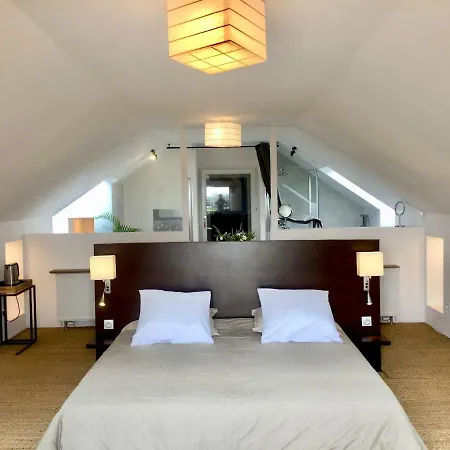 Galerie, Tumulus De La Hogue 4*