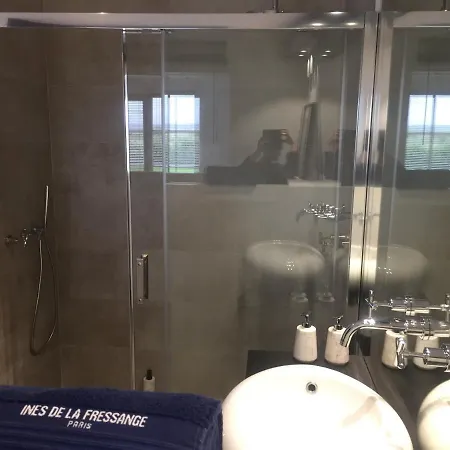 בית הארחה Galerie, Tumulus De La Hogue