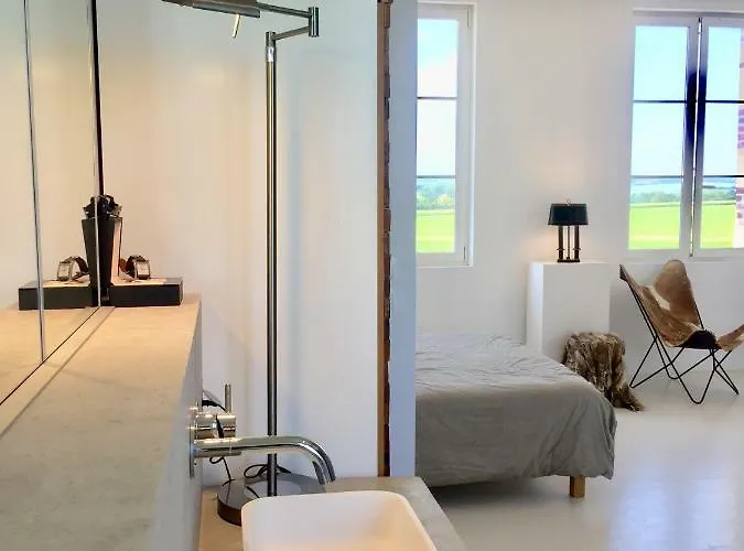 Galerie, Tumulus De La Hogue 4*